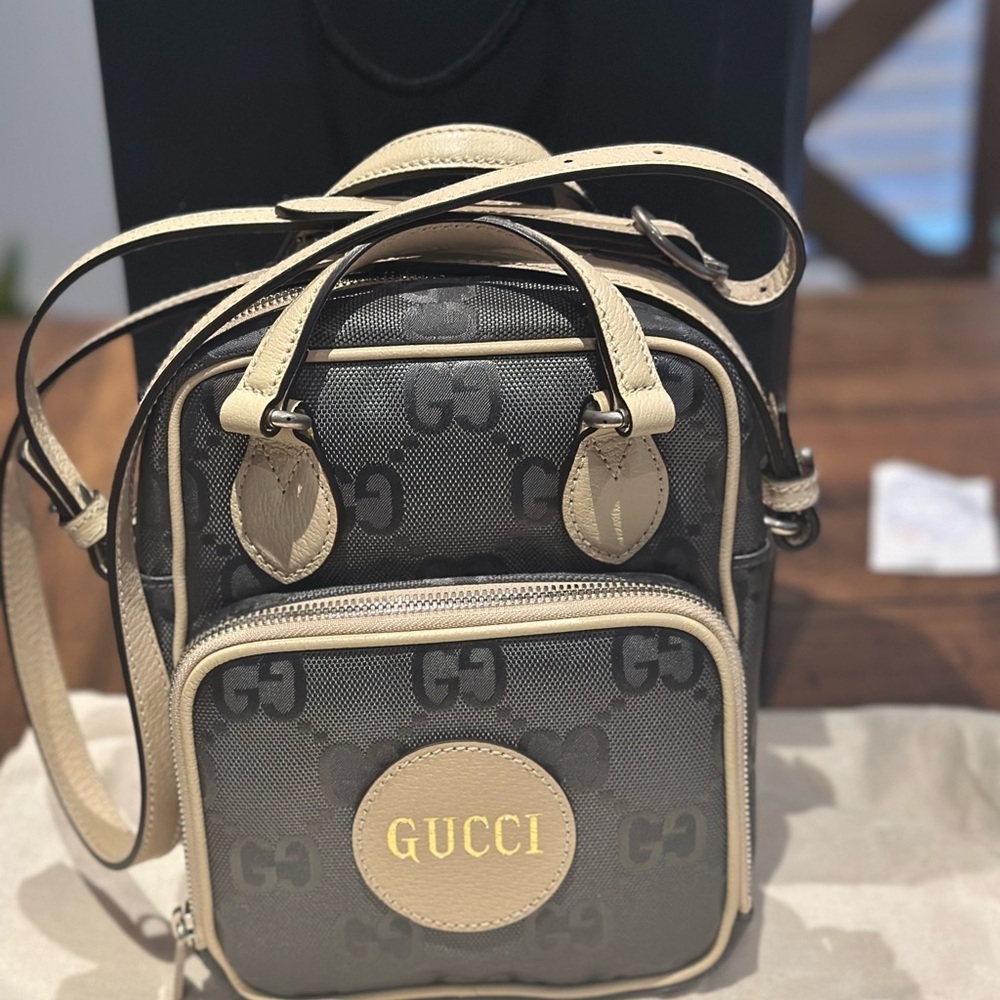 Authentic New Gucci Gray and Cream Bag Unisex Bag
